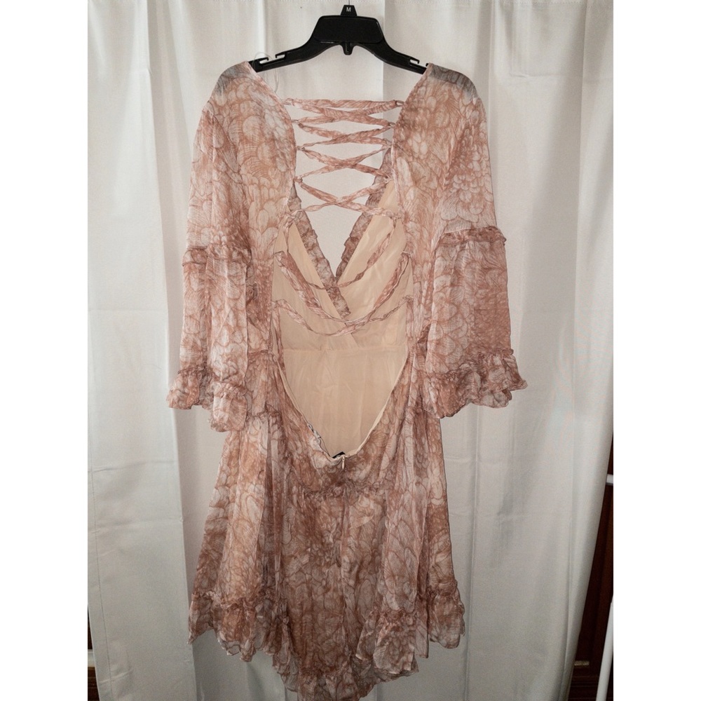 Dress blush pink and white from fashion nova, plus size 3x - Picture 2 of 5